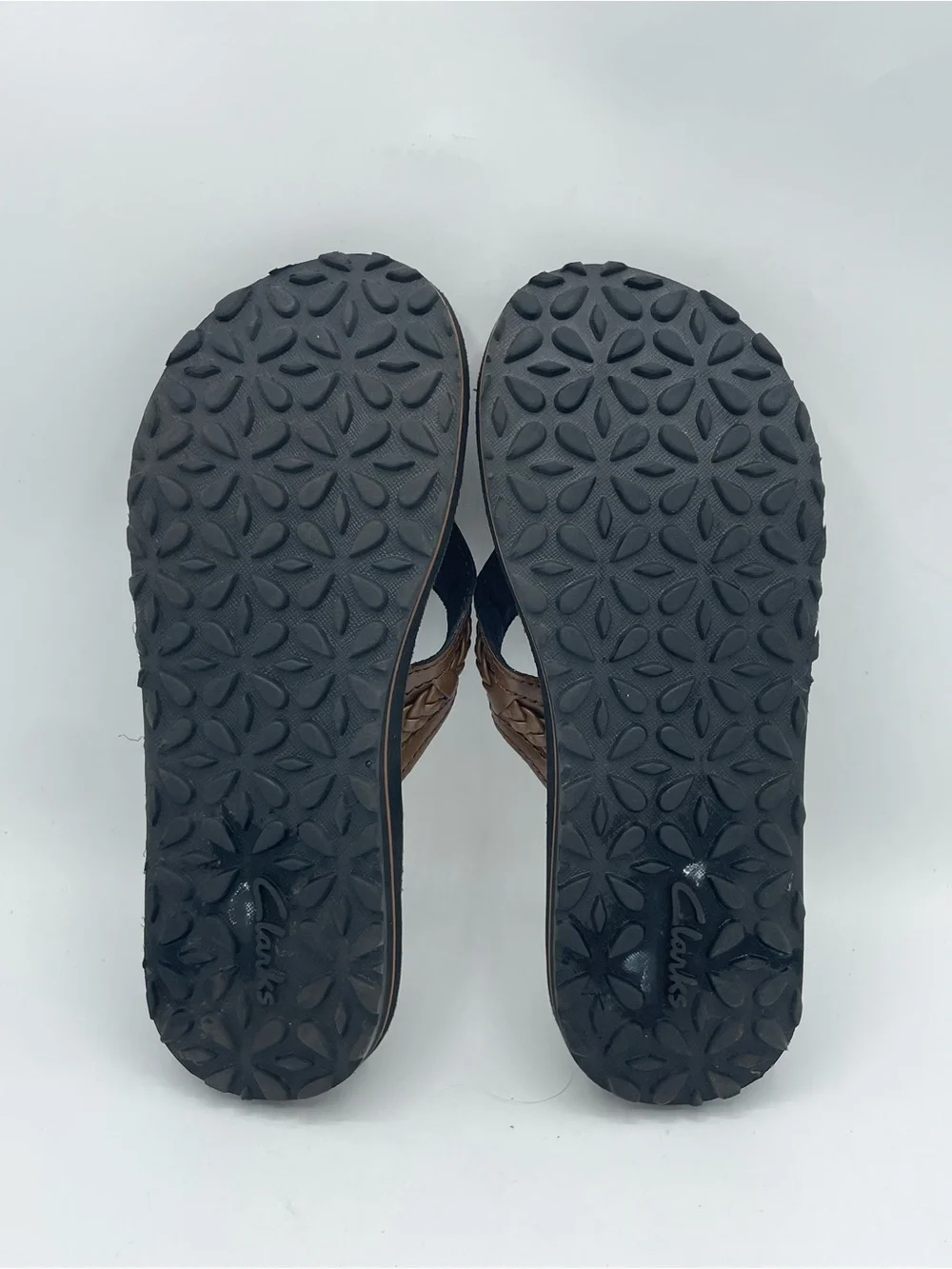Clarks Collection Women’s Brown Braided Leather Toe-Post Sandals.